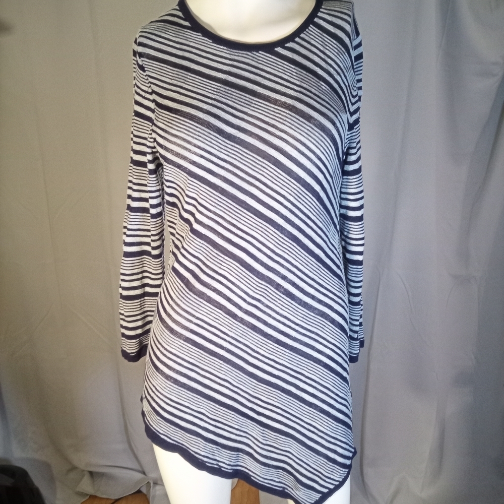 89th & Madison Black and White Asymmetrical Tunic